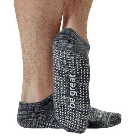 Men's grey Be Great Marbled Grip Socks: Stylish, comfortable, and perfect for any workout. Non-slip grip for added stability.