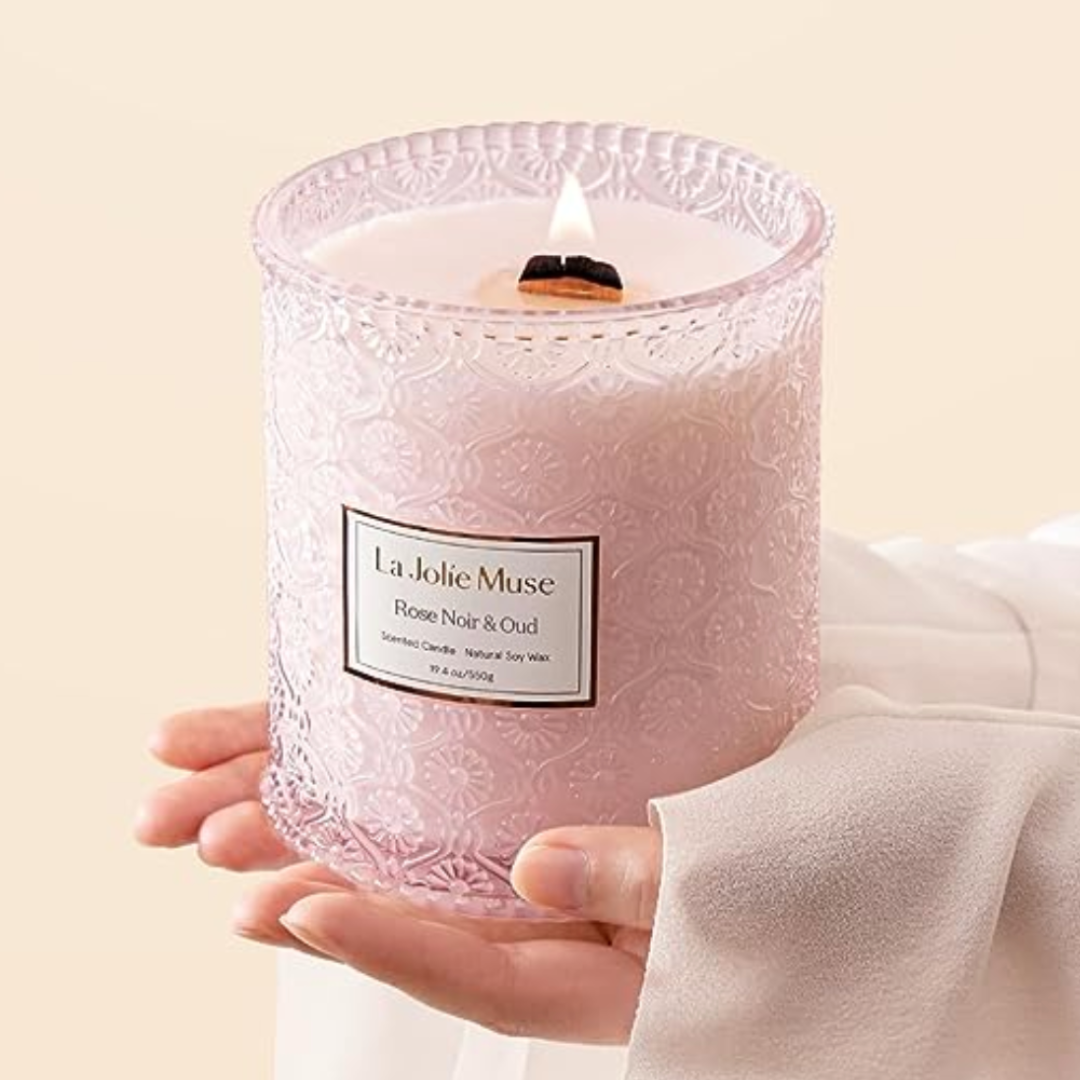 Discover luxury in the 19.4 oz La Jolie Muse Rose Noir & Oud Candle, complete with a wooden wick for a unique touch. Perfect for Me To You Box's Build Your Own Gift Box, add this indulgent candle to curate a personalized and unforgettable gift experience.