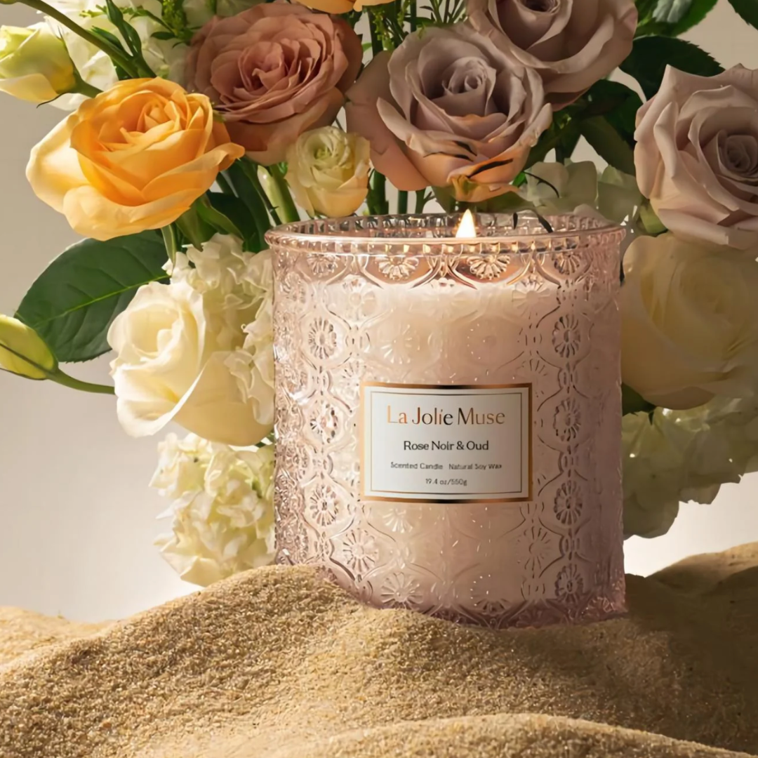 La Jolie Muse Rose Noir & Oud Candle, 19.4 oz, features a wooden wick for a cozy ambiance. Elevate your gifting with this exquisite candle, now customizable in Me To You Box's Build Your Own Gift Box.